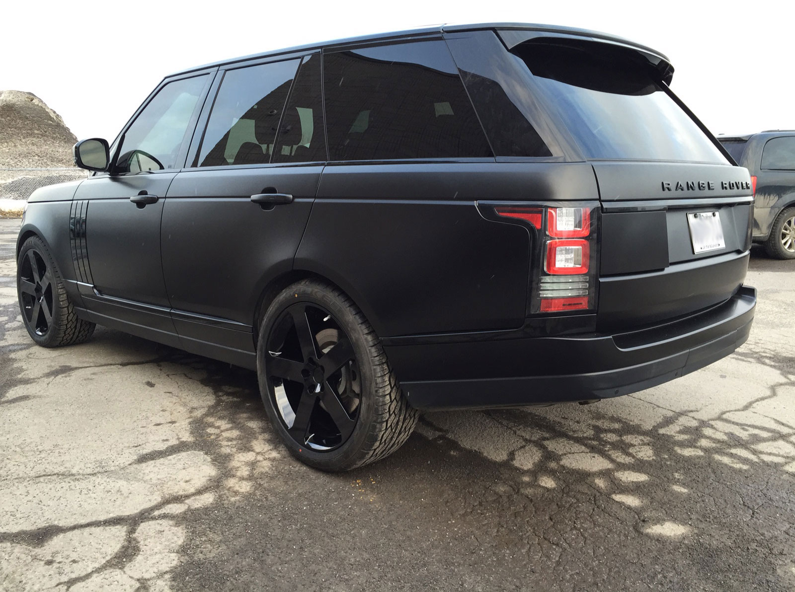 georges-st-pierre-range-rover5.jpg