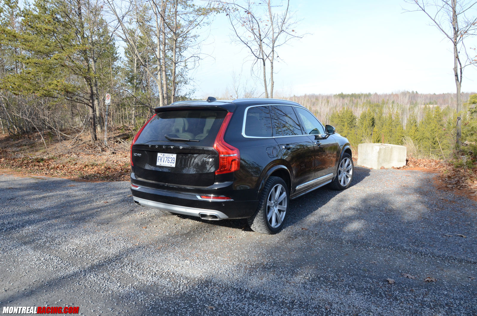 2016-Volvo-XC90-09.jpg