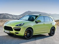 Porsche-Cayenne_GTS_2013_1600x1200_wallpaper_01.jpg