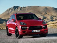 Porsche-Cayenne_GTS_2013_1600x1200_wallpaper_04.jpg