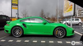 Signal-Green-Porsche-911-2.jpg