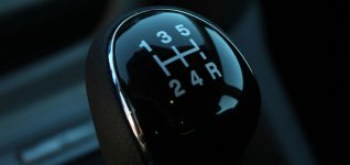 2012-Ford-Focus-SE-5-Speed-Shifter-720x340.jpg