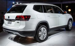 2018-Volkswagen-Atlas-back-photo-min.jpg