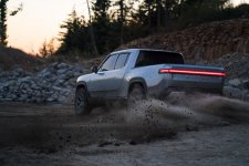 2018_11_K.-Rivian_R1T_Fun_In_Dirt_2.jpg