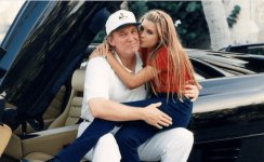 Ivanka-Trump-sitting-on-Donald-Trumps-lap-1-640x395.jpg