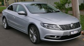 2013_Volkswagen_CC_(3CC_MY13.5)_130TDI_sedan_(2015-11-11)_01.jpg