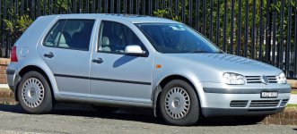 1998-1999_Volkswagen_Golf_(1J)_GLE_5-door_hatchback_01.jpg