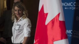 melanie-joly-netflix.jpg