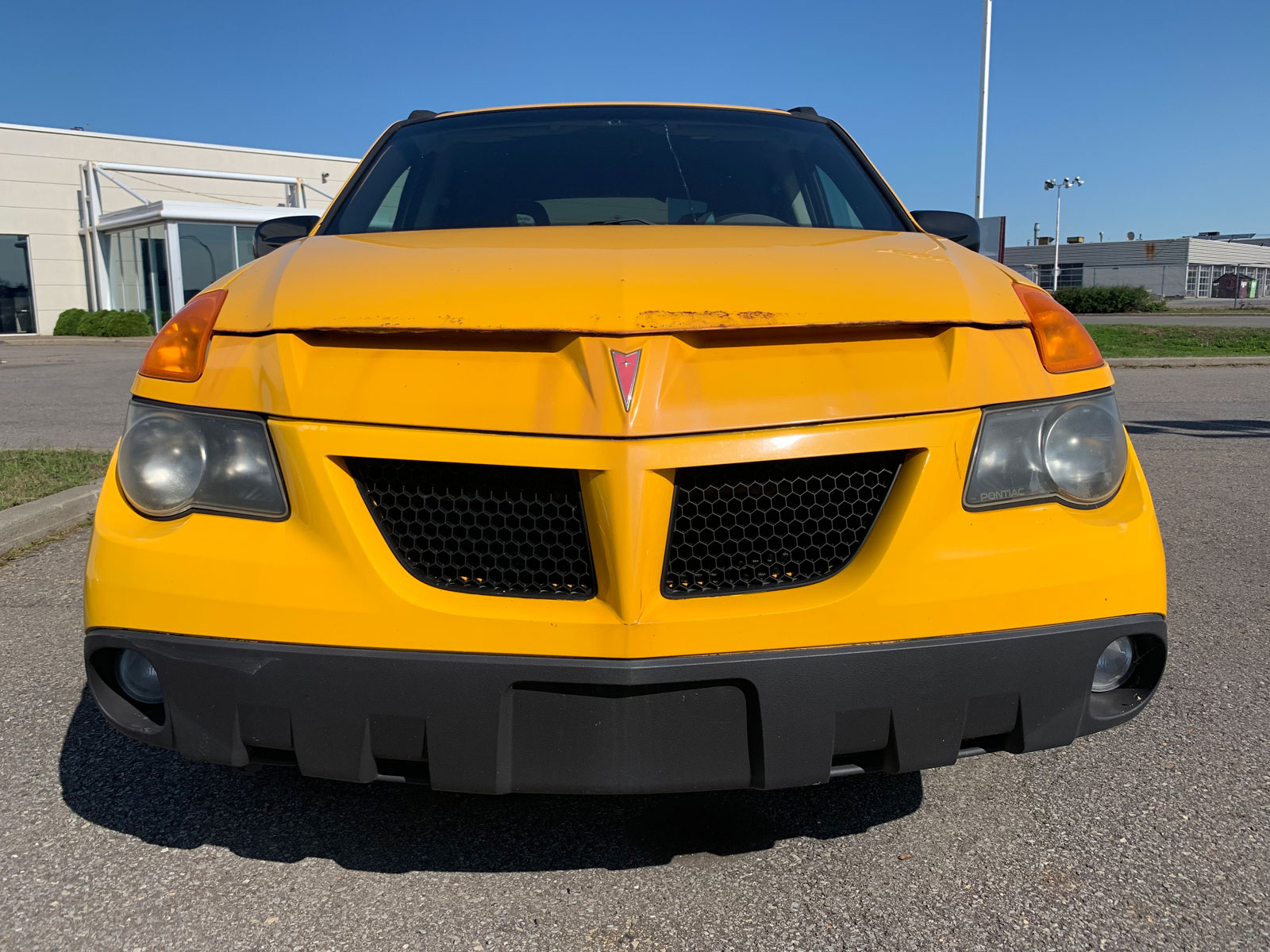 pontiac_aztek_parkway_plaza5.jpg